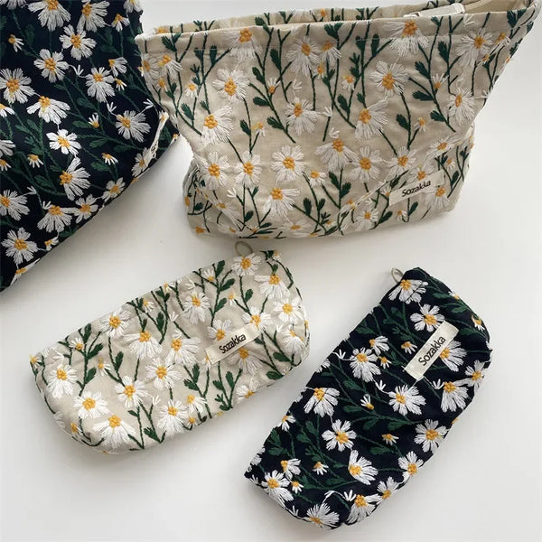 Travel in Style: Discover Our Exquisite Women's Floral Cosmetic Bag